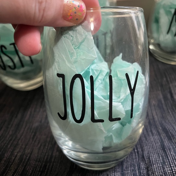 ⚠️ New. Custom Christmas Stemless wine glasses; set of 4 - Picture 3 of 5